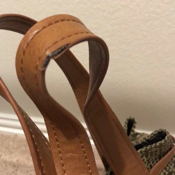 Tommy Hilfiger Purse - Picture 6 of 6